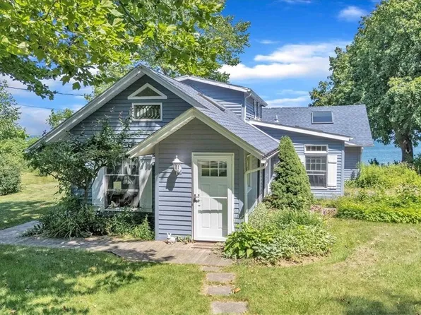 3123 W Lake Rd, Wilson, NY 14172