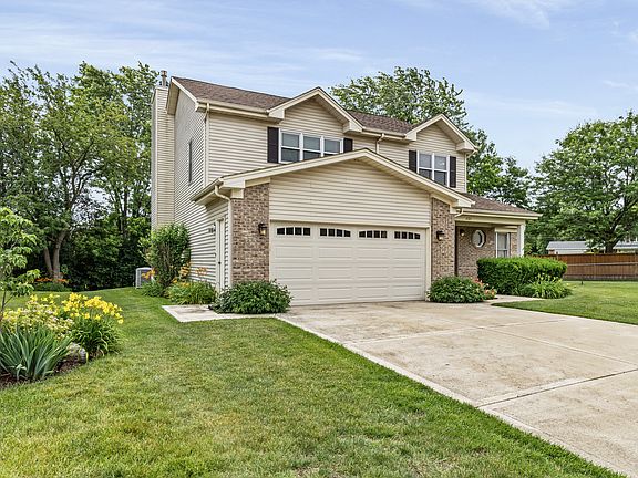 2nd image of 1121 Russetwood Ct