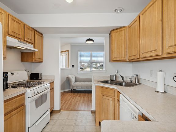 4th image of 22924 Westwind Dr