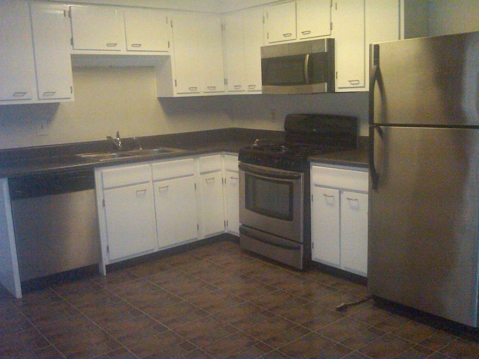 2nd image of 405 Piney Fork Ln