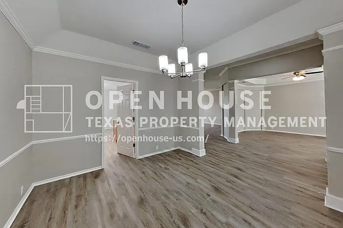 2906 Saint Vincent Dr — Photo 9
