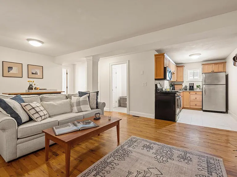 280 E St #1 — Photo 10