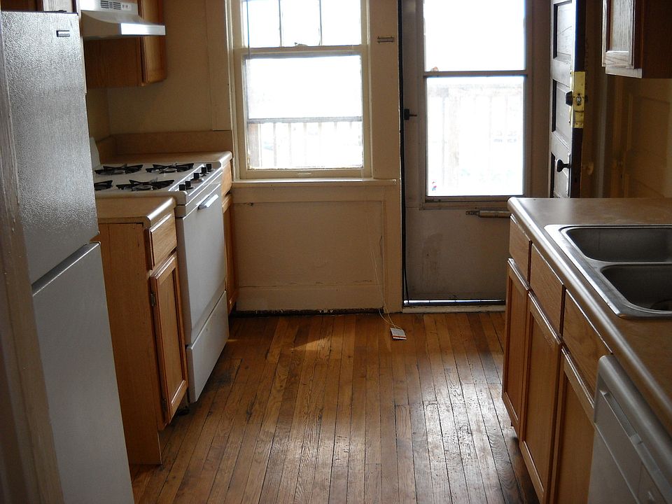 1st image of 2400 Myrtle Ave #203