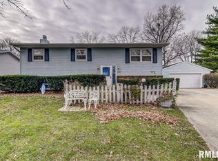 2125 Scarbrough Rd, Springfield, IL 62702