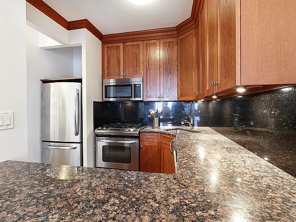 5th image of 28 Newel St #3B