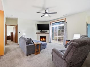 Wyndwood, Waukesha, WI 53186