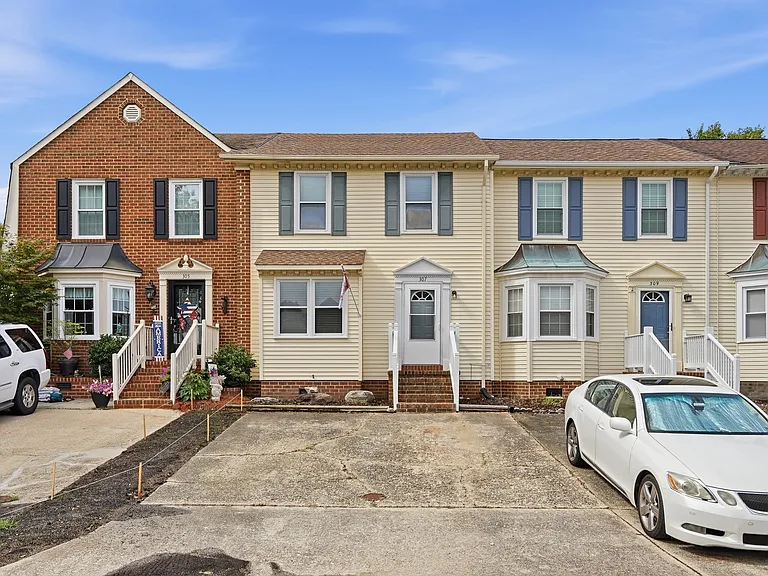 307 San Roman Dr — Photo 2