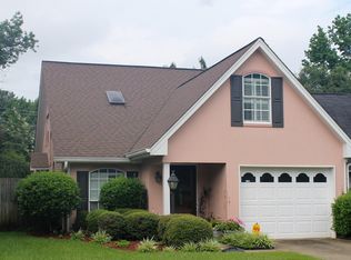 36 Honeysuckle Ln, Columbus, MS 39705