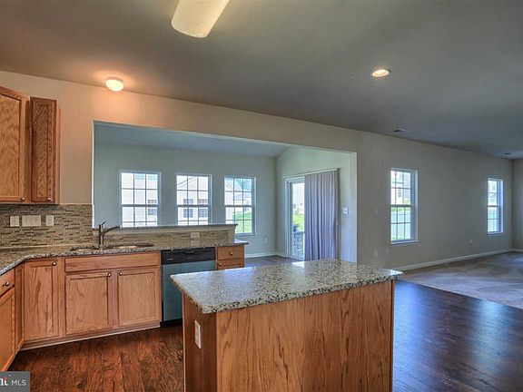 5th image of 17350 Russett Farm Dr