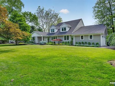 22 Glen Carl Road, Upper Saddle River, NJ, 07458