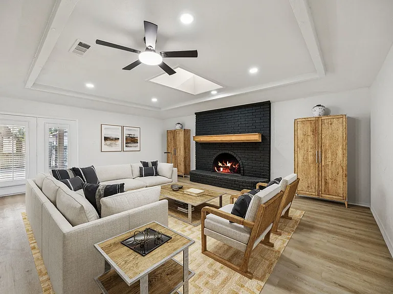 5909 Mark Ln — Photo 3