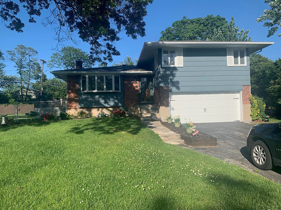 1st image of 29 Windham Cres