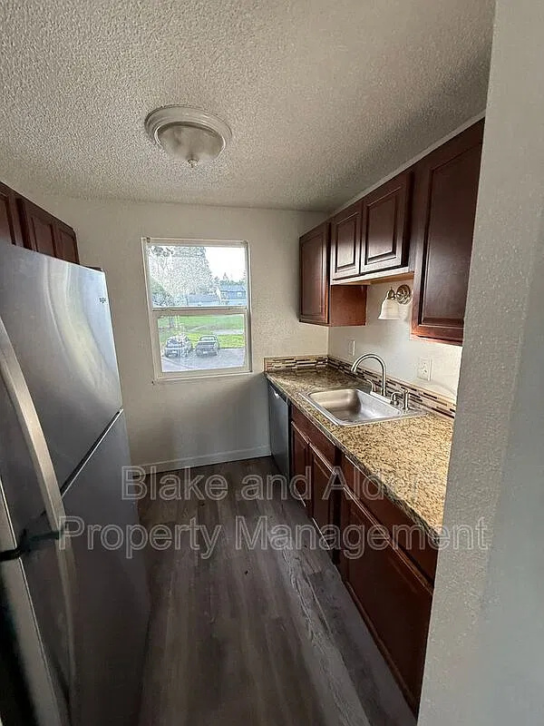 2 bed, 1.0 bath, 750 sqft, $1,295 — Photo 4