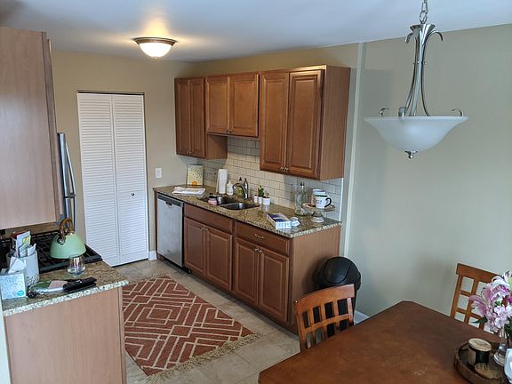 2nd image of 657 Thorntree Ct APT C2