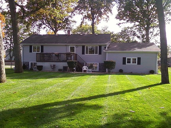 3rd image of 23537 Forestview Ave