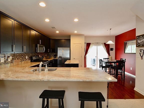 4th image of 8418 Meadowlark Ln