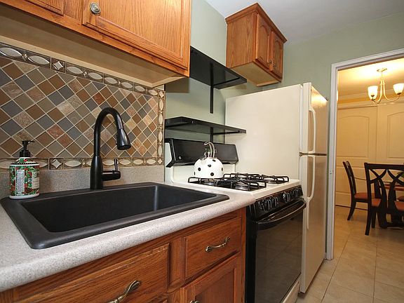 5th image of 52-30 65th Pl APT 1F
