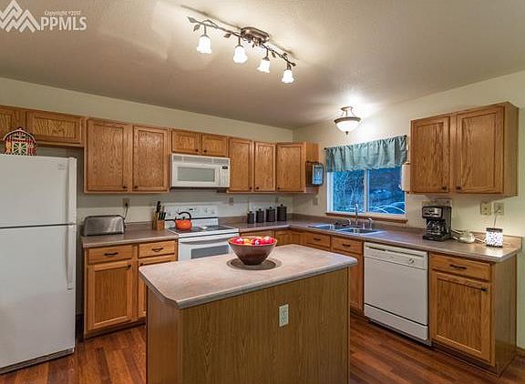 2nd image of 2303 Jeanette Way