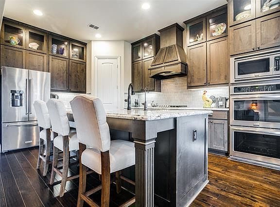 3rd image of 1608 Silla Dr