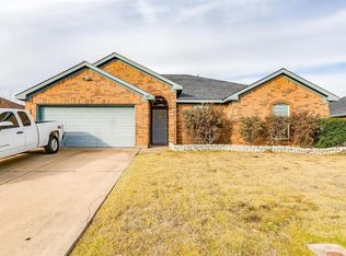 1205 Beacon Hill Dr, Midlothian, TX 76065