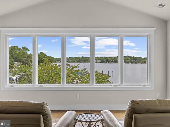 3733 Thomas Point Rd, Annapolis, MD 21403