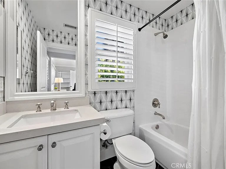 20 Cape Danbury — Photo 43