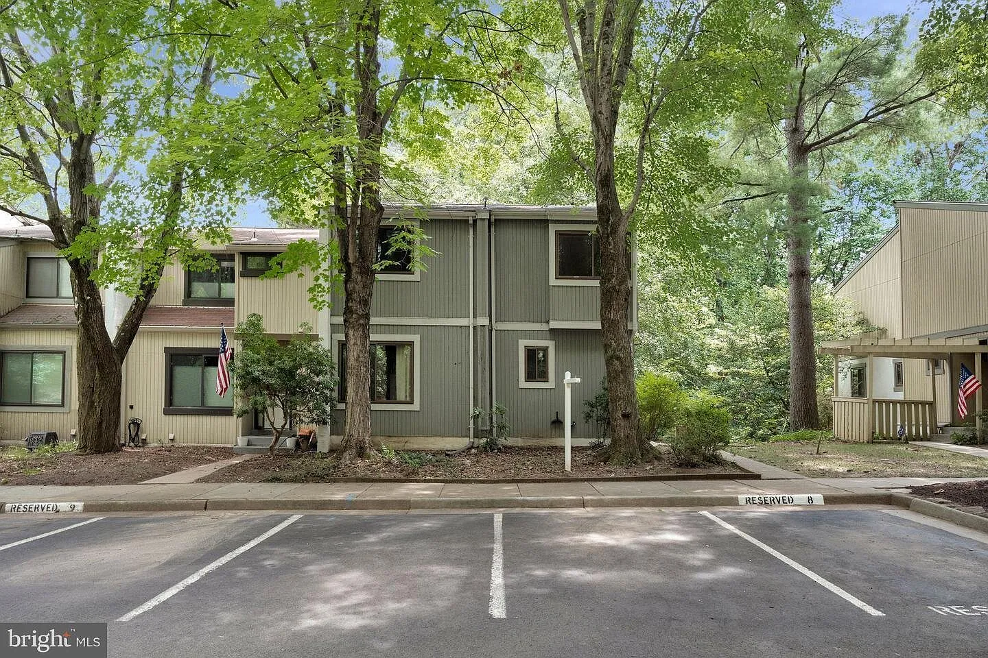 4 bed, 3.5 bath, 2231 sqft, $3,150 — Photo 2