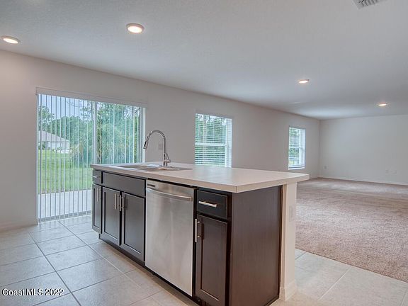 3rd image of 3232 Trainfo Ave SE