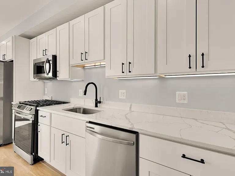 3215 Mount Pleasant St NW #401 — Photo 7