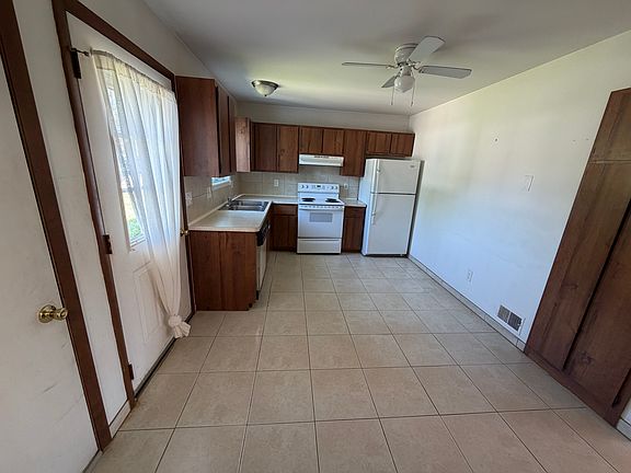 3rd image of 955 S 10th St #955