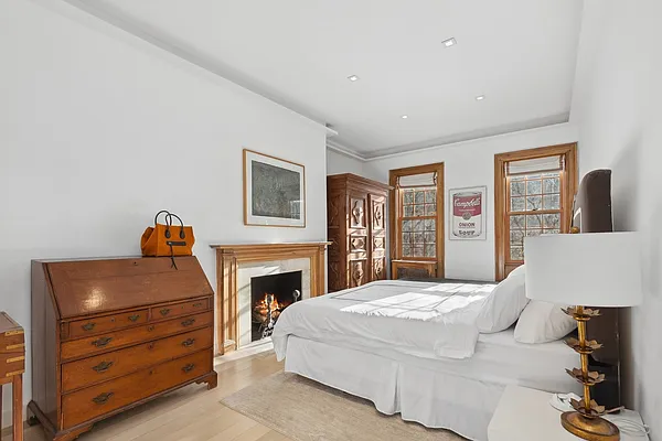 Rented by SERHANT. | media 12