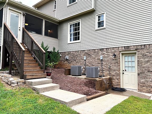 3rd image of 3478 Brookfield Dr