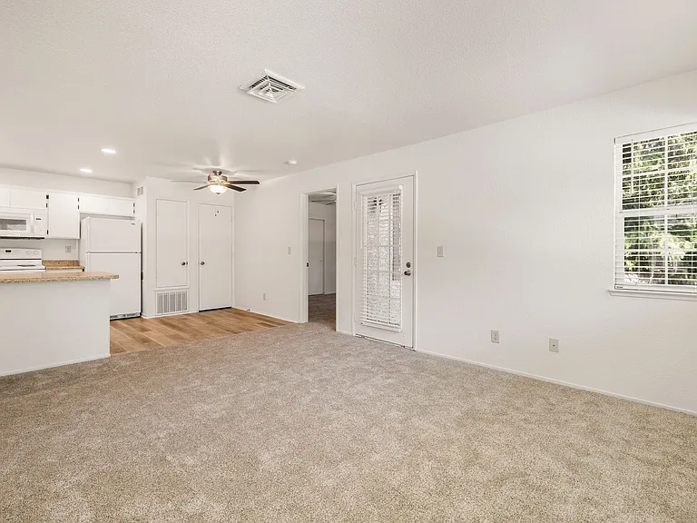 Amanda Place Apartments — Photo 67