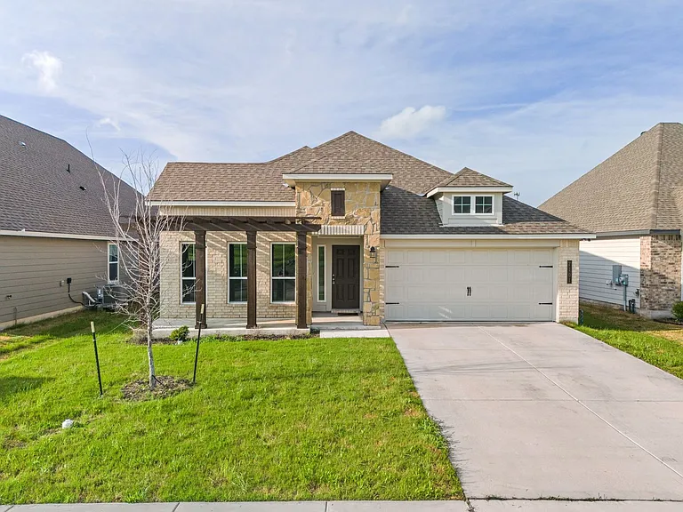 7101 McGregor Loop — Photo 1