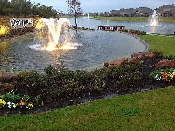 Welcome to King Lakes of Katy with highly rated schools and a great community life!