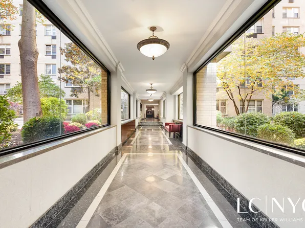 415 East 52nd Street image 19 of 22