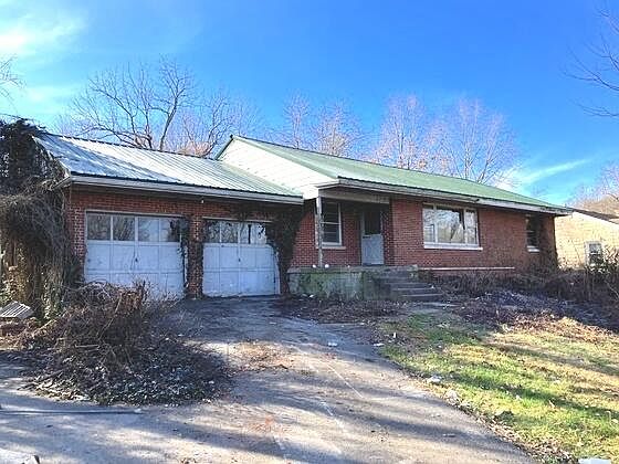 1st image of 710 East Dr