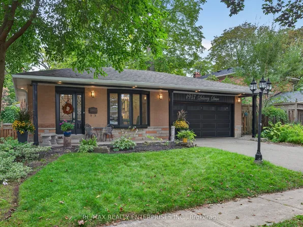 1957 Delaney Dr, Mississauga, ON L5J 3L3