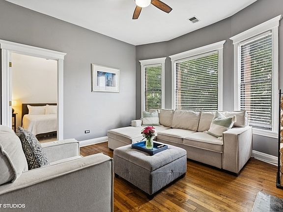 4th image of 4210 N Kenmore Ave APT 3D