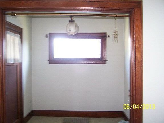 3rd image of 8005 Chester St