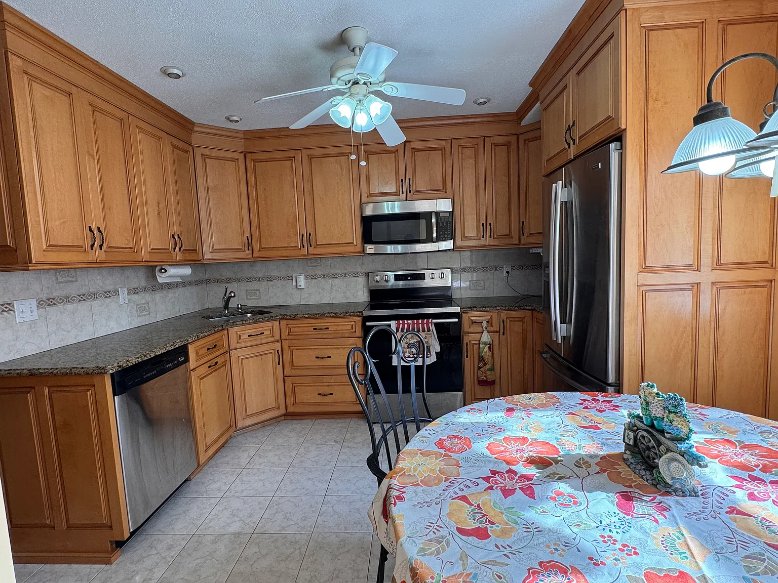 2 bed, 2.5 bath, 1316 sqft, $2,650 — Photo 3