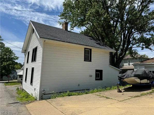 817 Ashbaugh Ln, East Liverpool, OH 43920