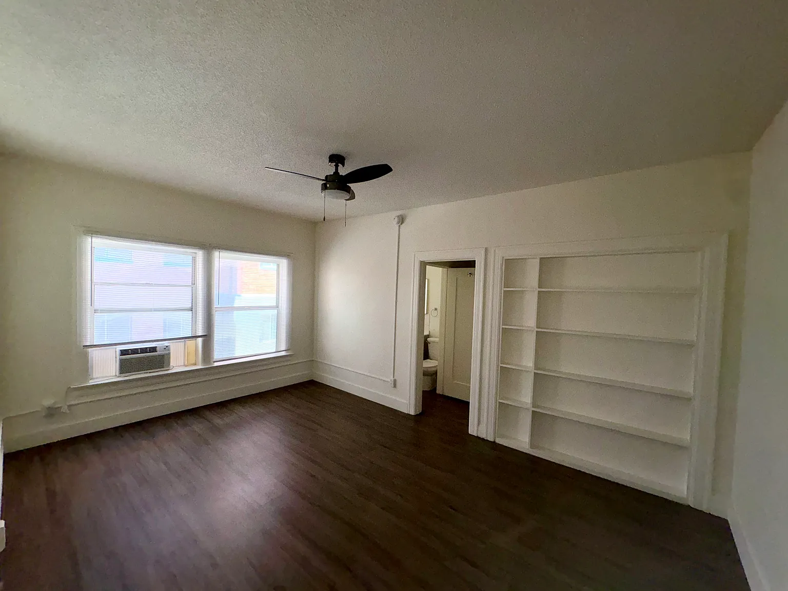Studio, 450 sqft, $1,495 — Photo 2