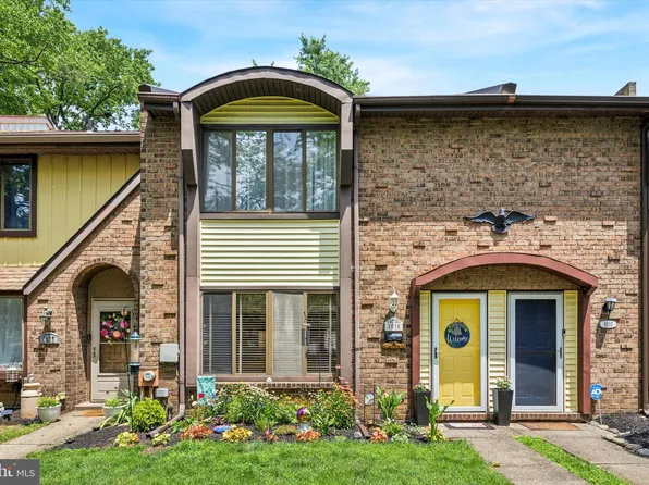 1035 Bedlington Pl, Bensalem, PA 19020