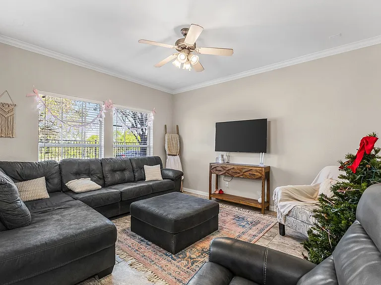 1001 Krenek Tap Rd #3004 — Photo 4
