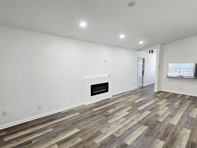 5381 Gene Cir — Photo 4