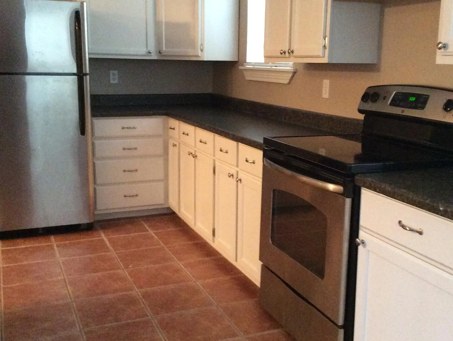 2 bed, 1172 sqft, $900 — Photo 2
