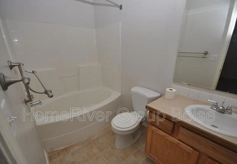 3872 N Weston Ave — Photo 13