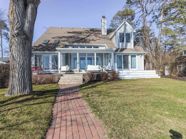 W6915 Silver Ave, Wautoma, WI 54982