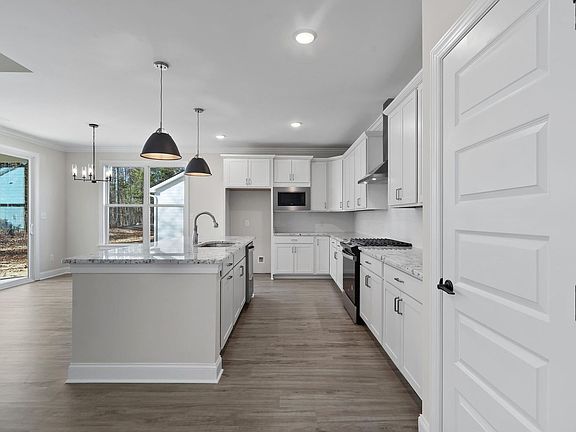 4th image of 242 Fox Gap Ln